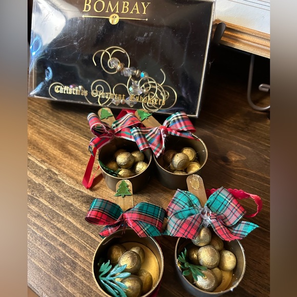 Bombay Holiday Vintage Bombay Christmas Ornament Enhancers And Homespun Farmhouse Ornaments